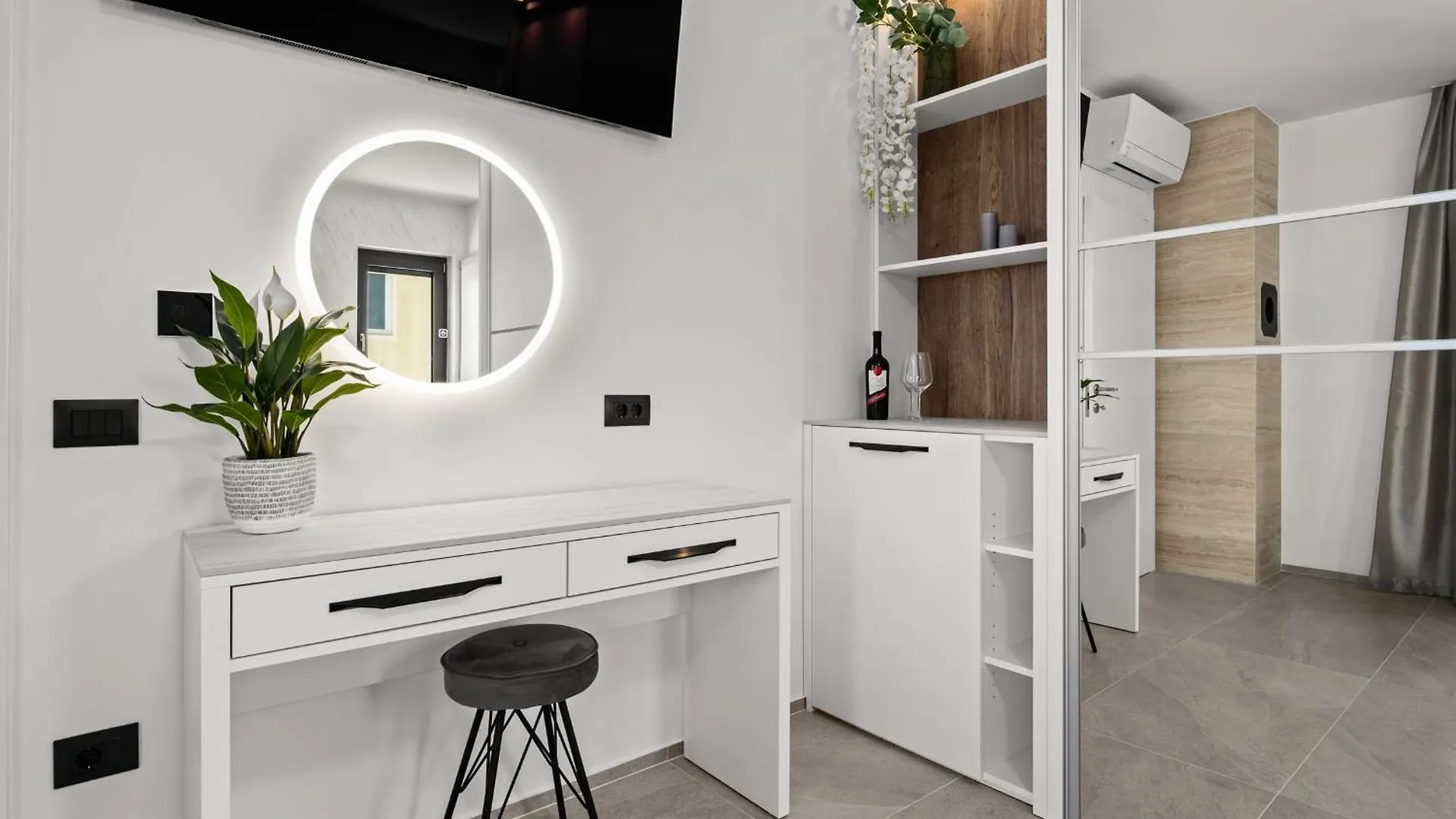 Polaris & Antares Villas 0*, Pula Croatia
