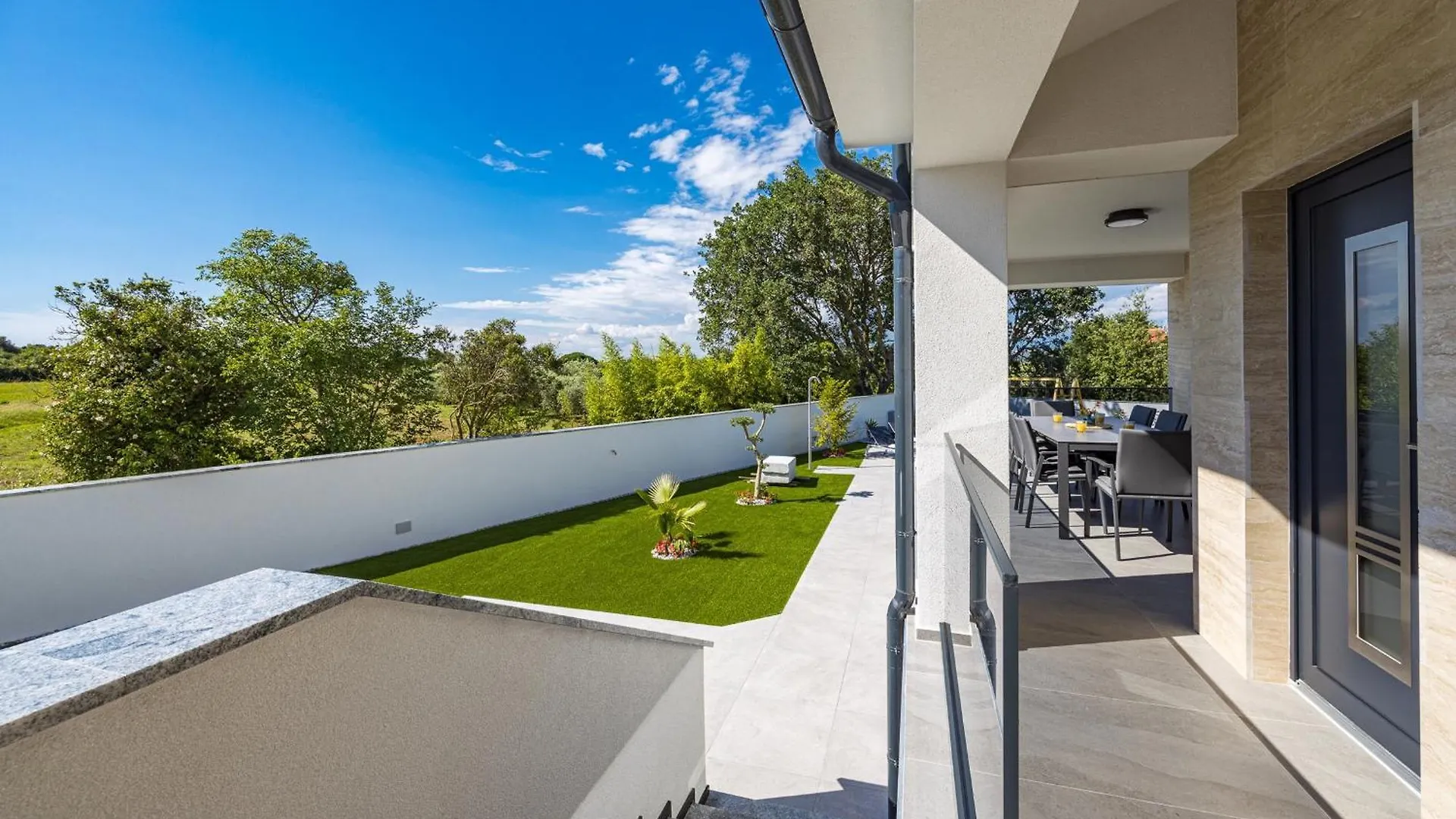 Polaris & Antares Villas 0*, Pula