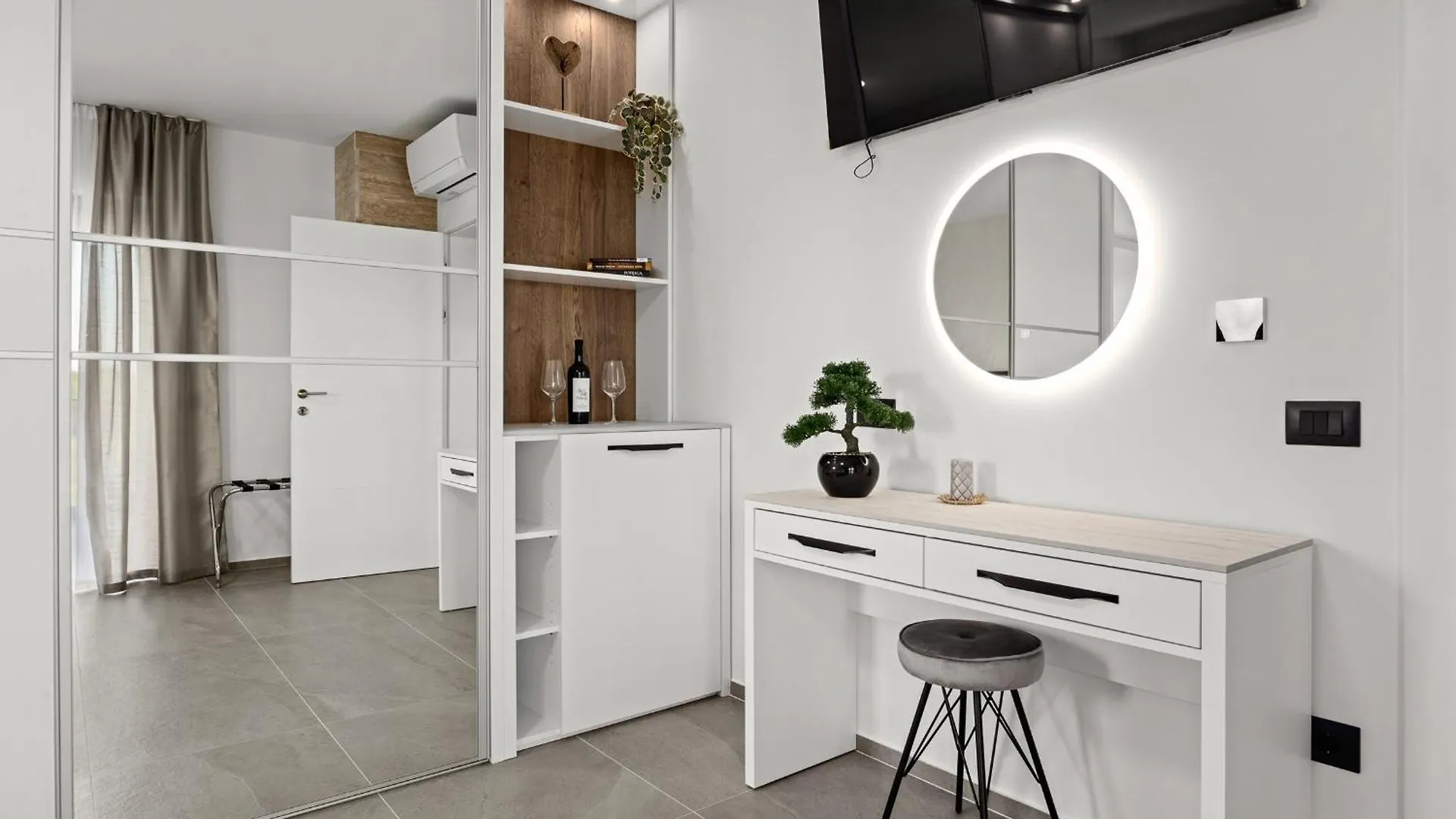 Polaris & Antares Villas PUY