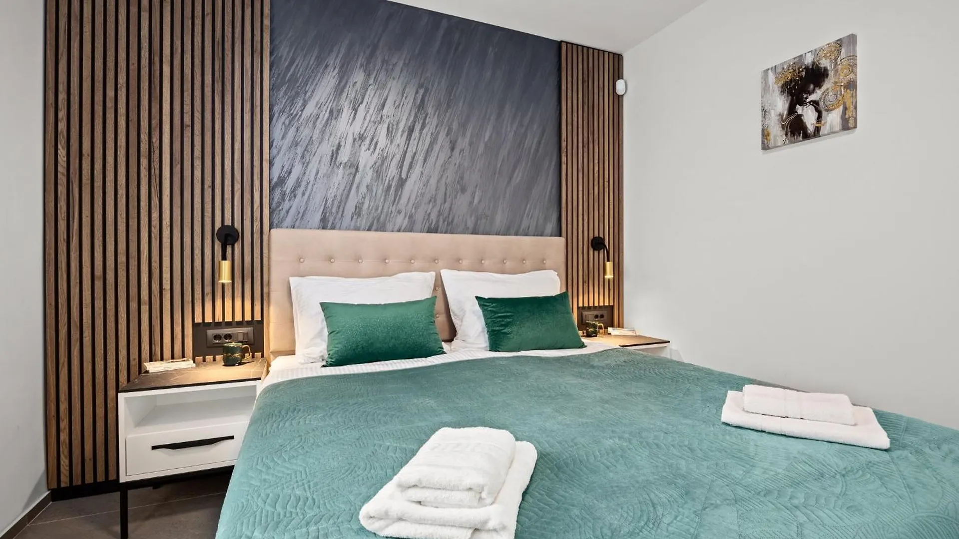 Polaris & Antares Villas  PUY