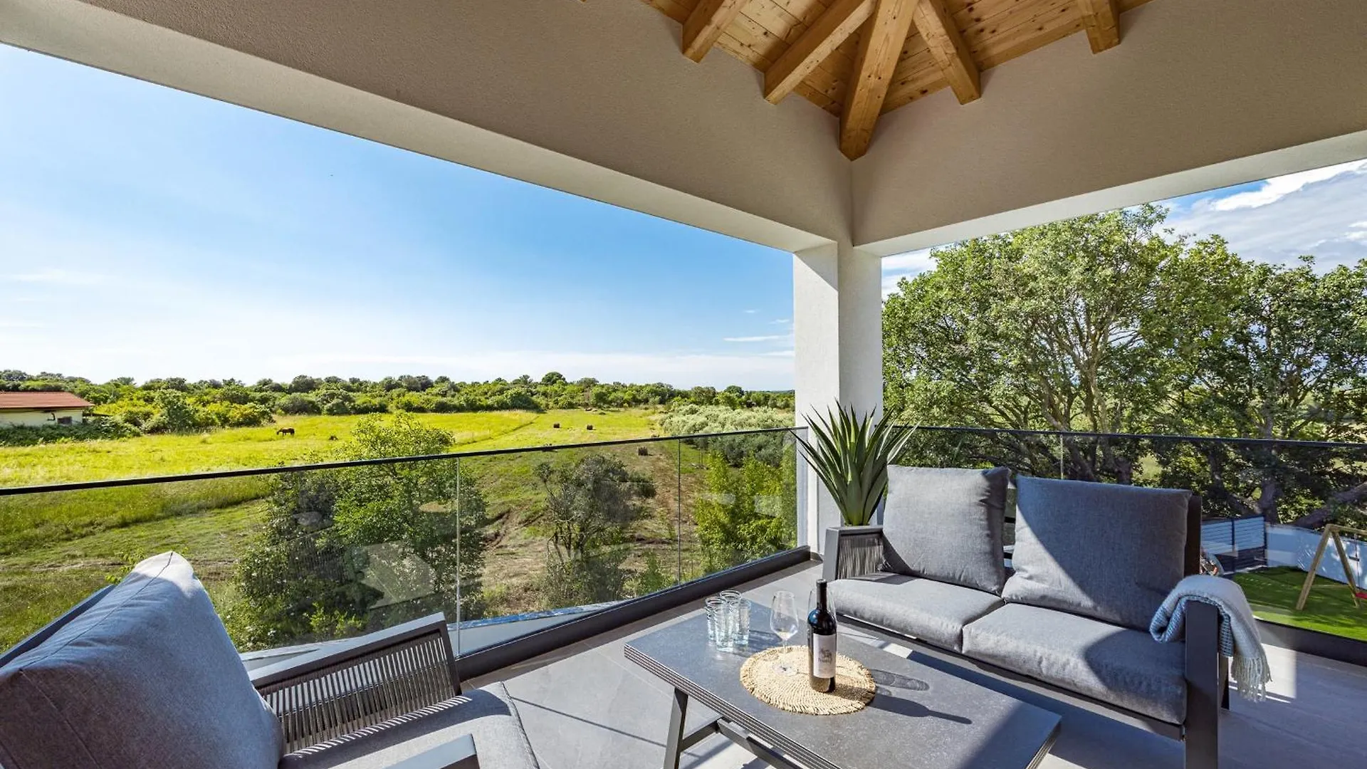 Polaris & Antares Villas 0*, PUY